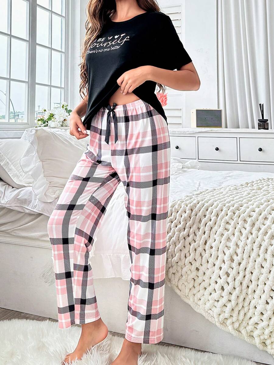 SHEIN طقم بيجامة 2 قطعة قميص مطبوع بحروف وسروال منقوش