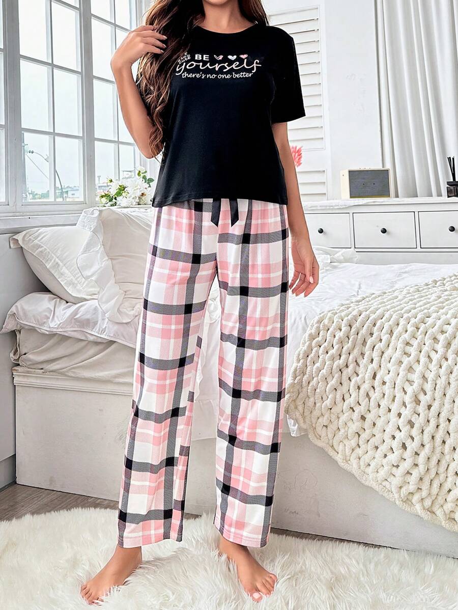 SHEIN طقم بيجامة 2 قطعة قميص مطبوع بحروف وسروال منقوش
