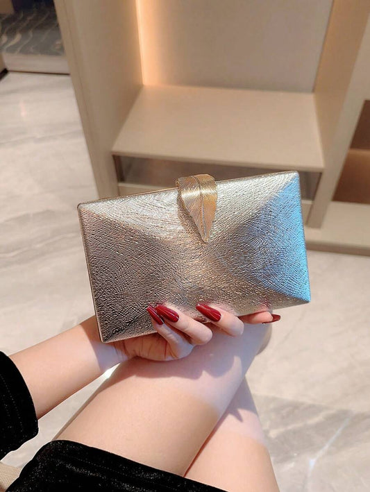SHEIN حقيبة مساء صندوقية معدنية بقفل أوراق براقة وحزام سلسلة