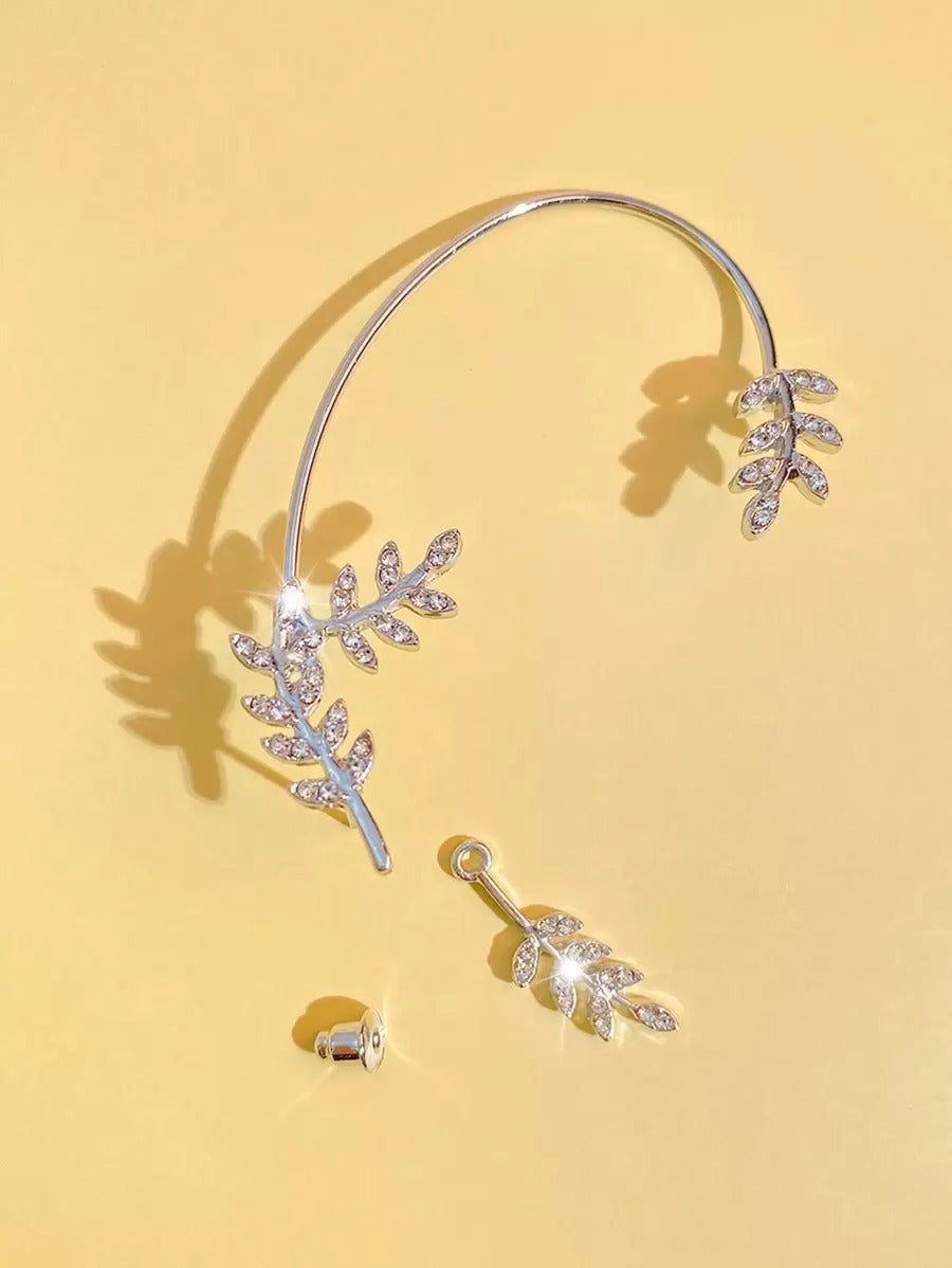 SHEIN خطاف الأذن على شكل فراشة