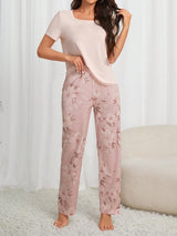 SHEIN Dream Adore طقم بيجامة بياقة دائرية وأكمام قصيرة وبنطال بطبعة زهور