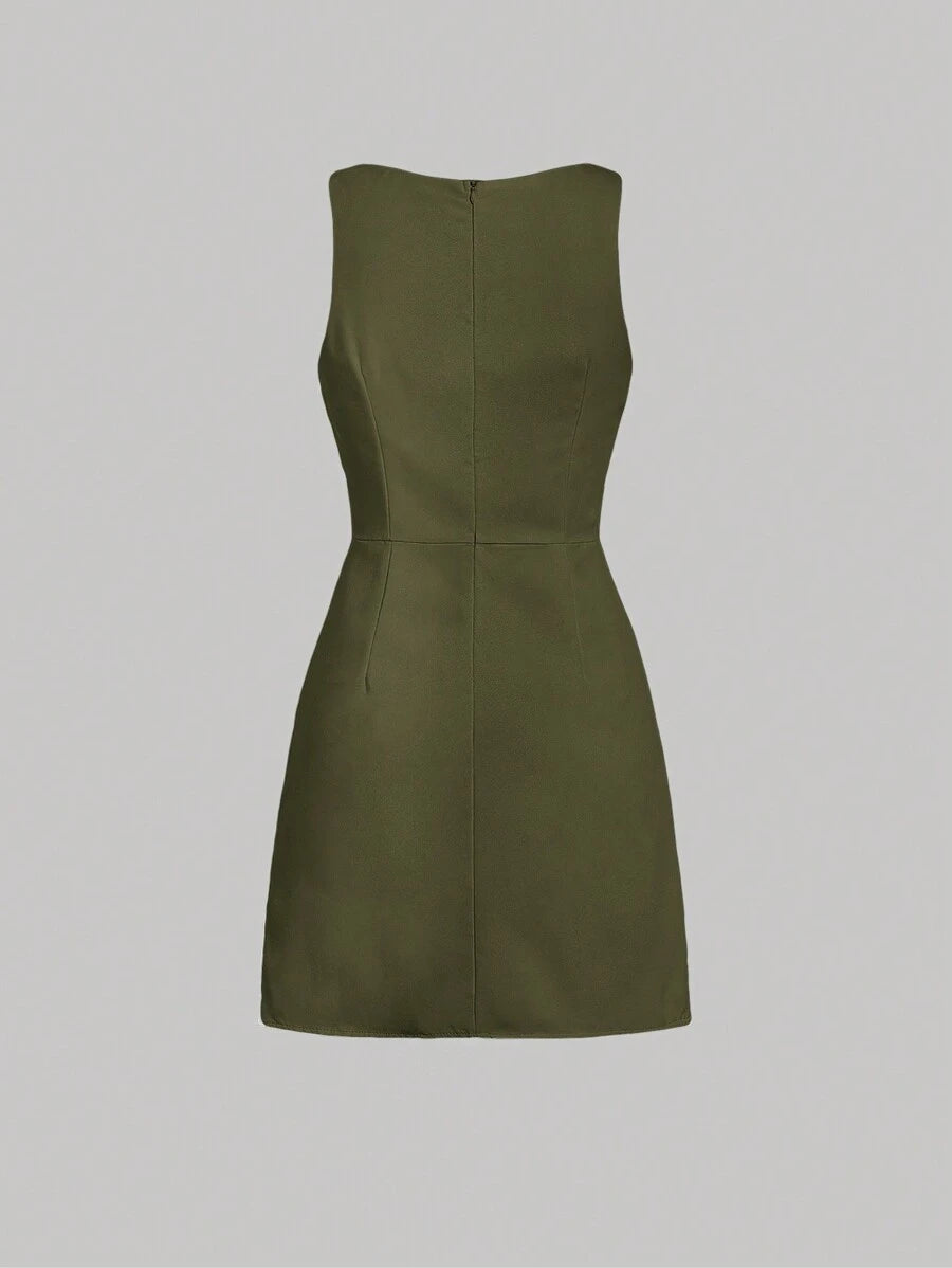SHEIN MOD فستان بلون أخضر عسكري بدون أكمام بذيل مزين وشريط زخرفي