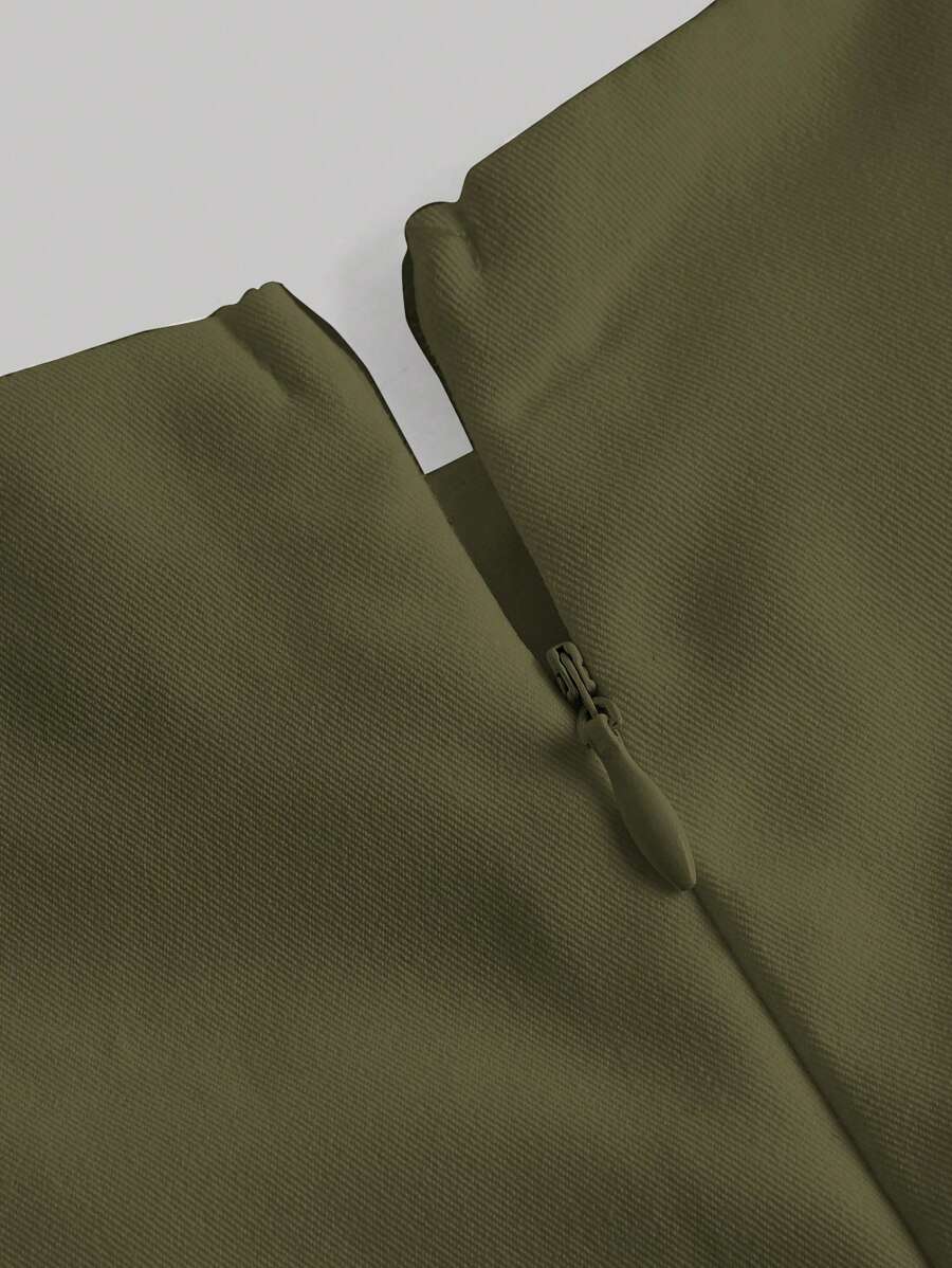 SHEIN MOD فستان بلون أخضر عسكري بدون أكمام بذيل مزين وشريط زخرفي