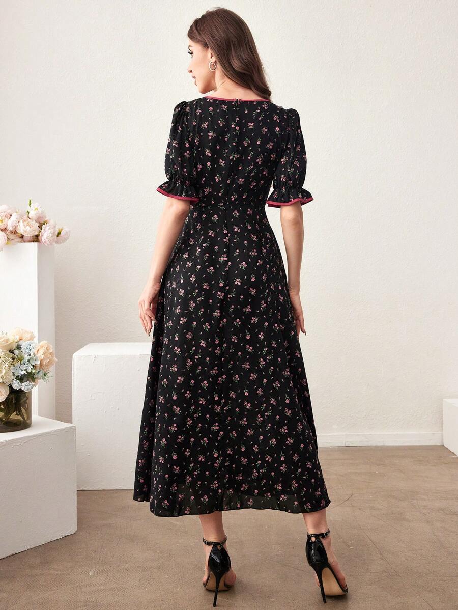 SHEIN Mulvari فستان طويل بطباعة أزهار بياقة قلب