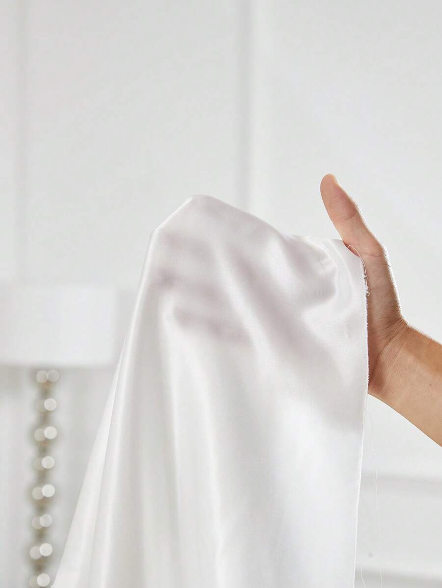 SHEIN فستان نوم بحاشية شبك وتطريز زهري