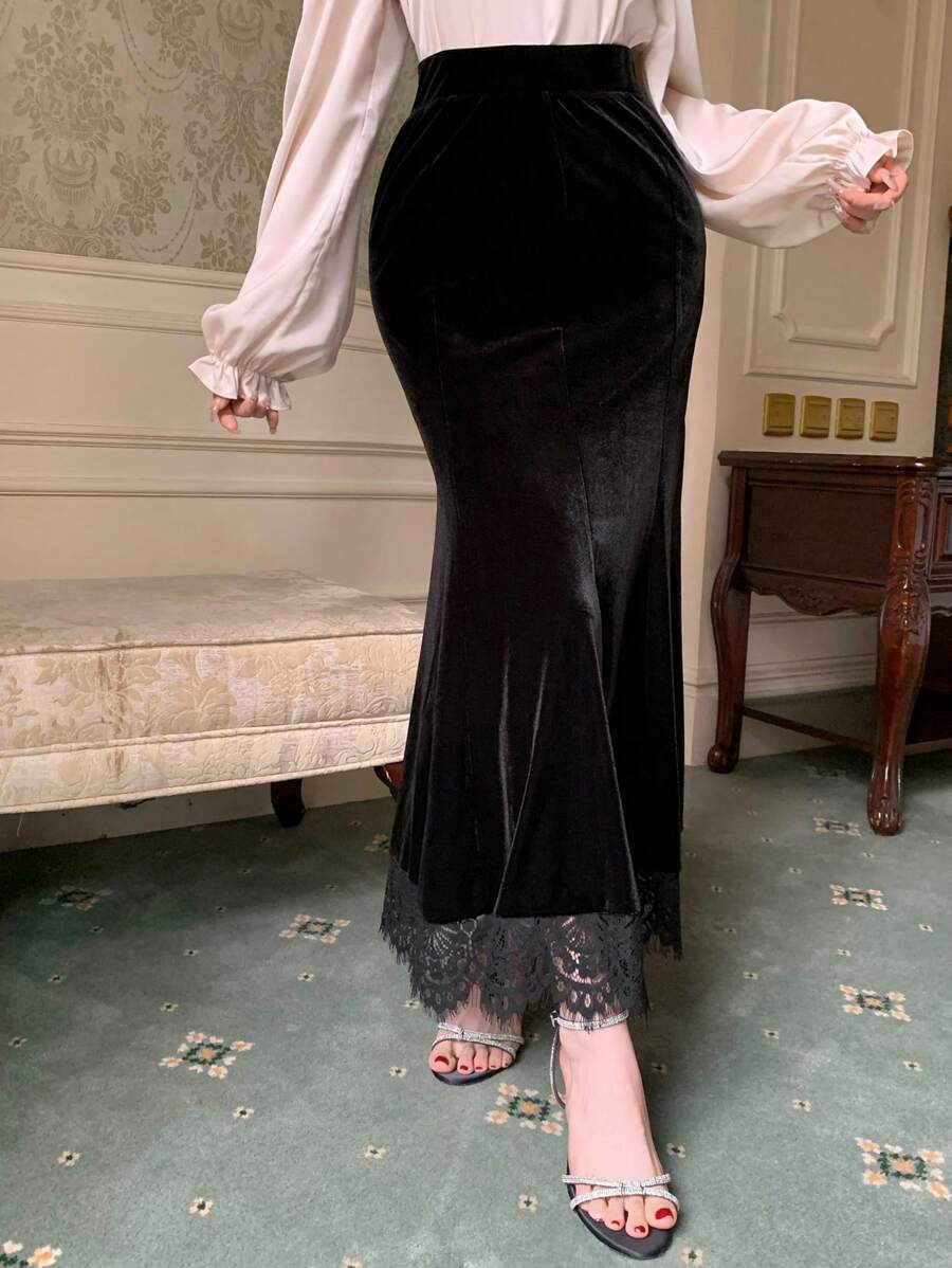 SHEIN DAZY تنورة ذيل حورية البحر بتطريز دانتيل للنساء