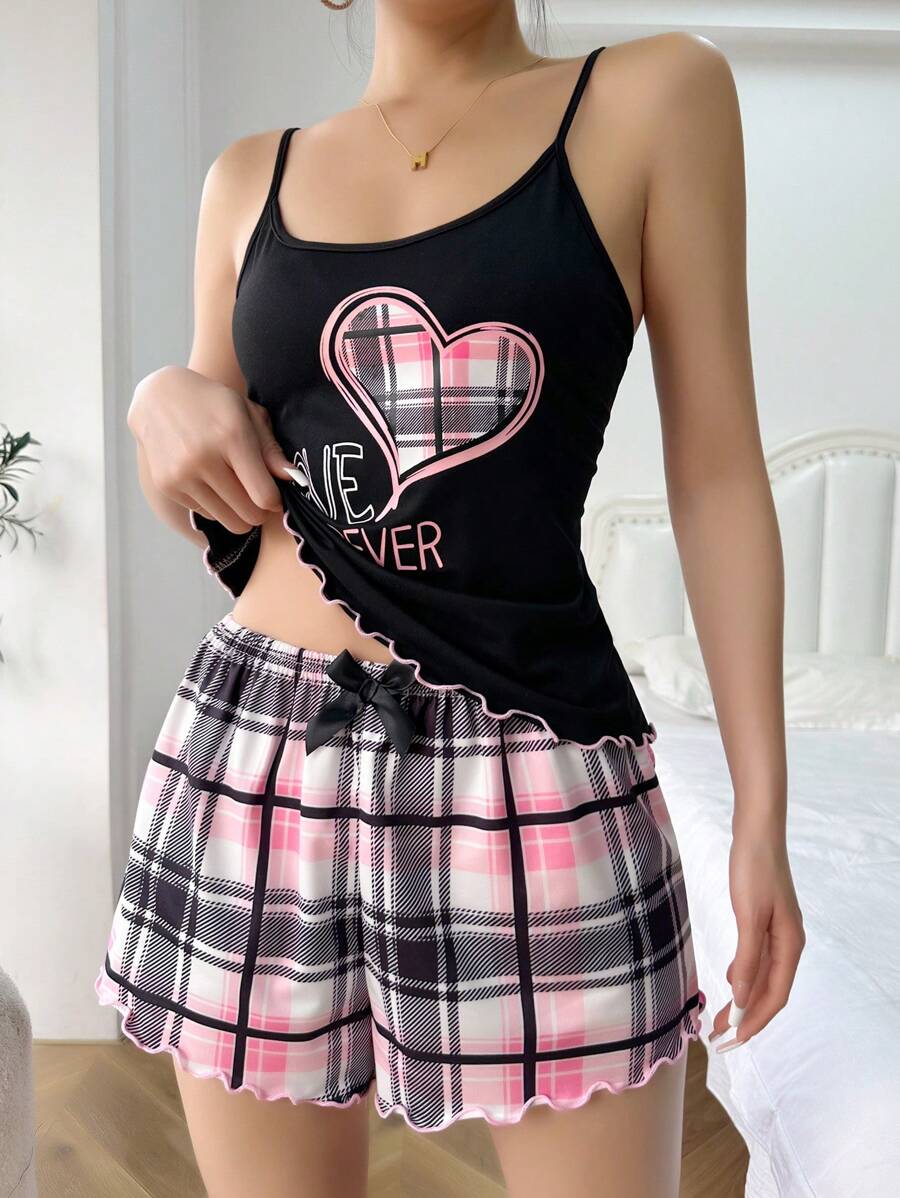 SHEIN SweetSlumber طقم بيجامة قطعتين كامي وشورت مربعات بطبعة قلب