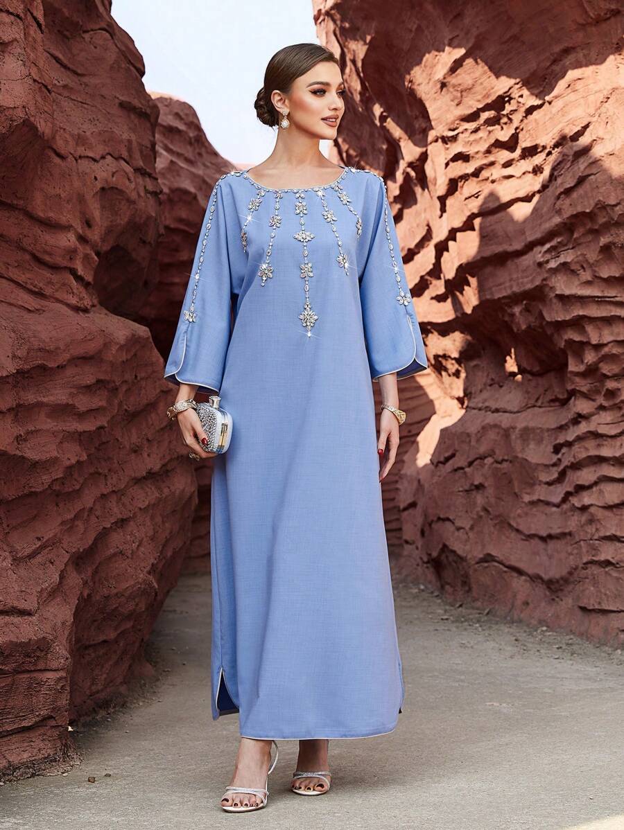 SHEIN Al Najma فستان ازرق طويل مطرز براين ستون