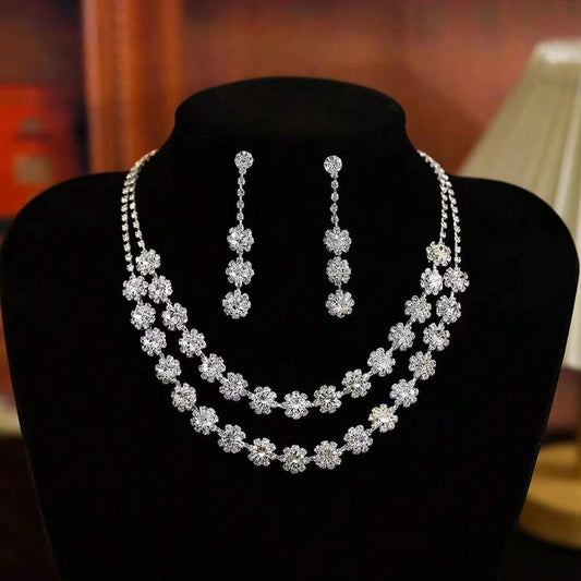 SHEIN طقم أقراط وقلادة مرصعة بزركون