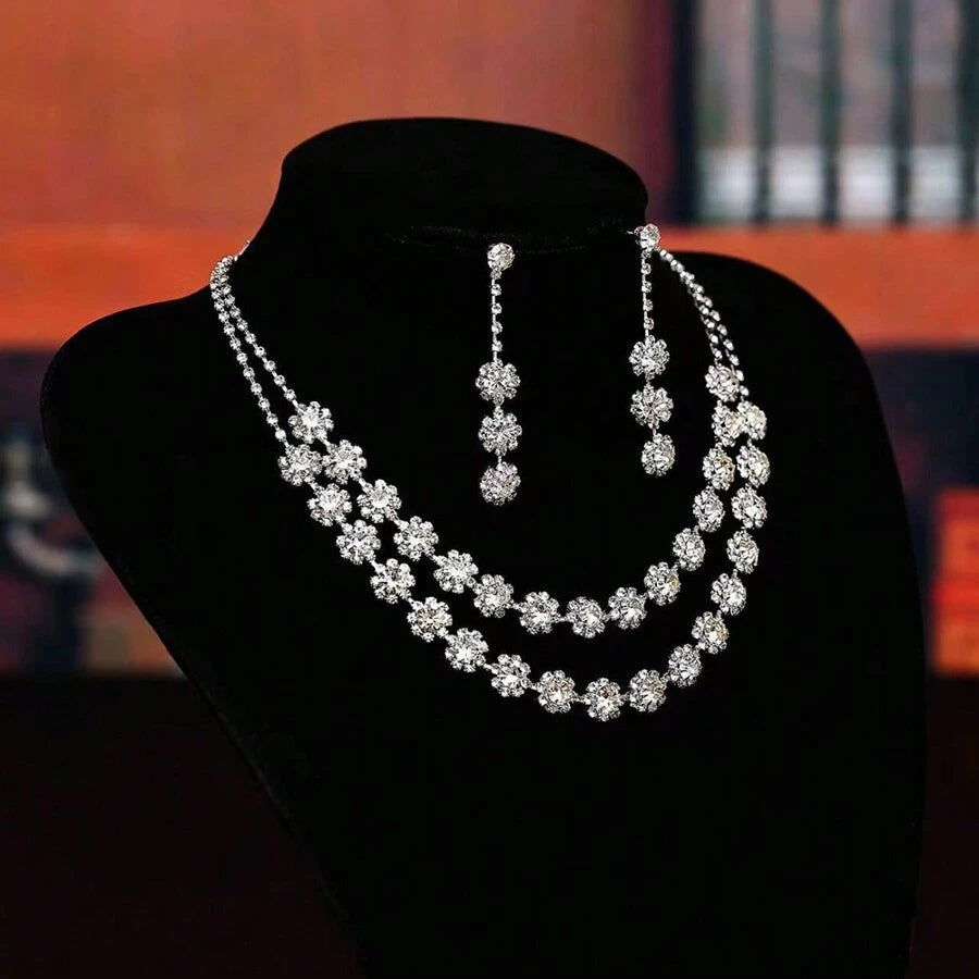 SHEIN طقم أقراط وقلادة مرصعة بزركون