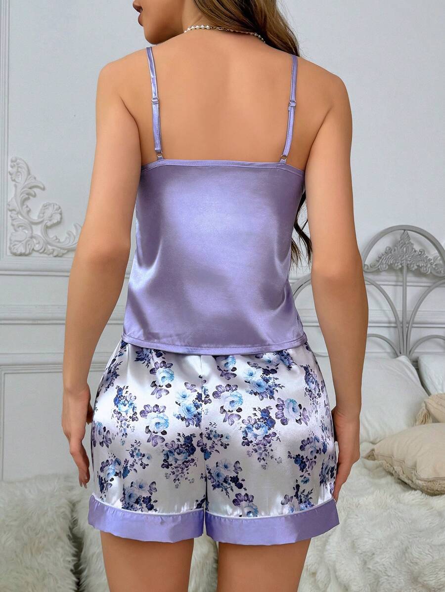 SHEIN Tulorae طقم بيجامة قطعتين كامي وشورت بطبعة زهور
