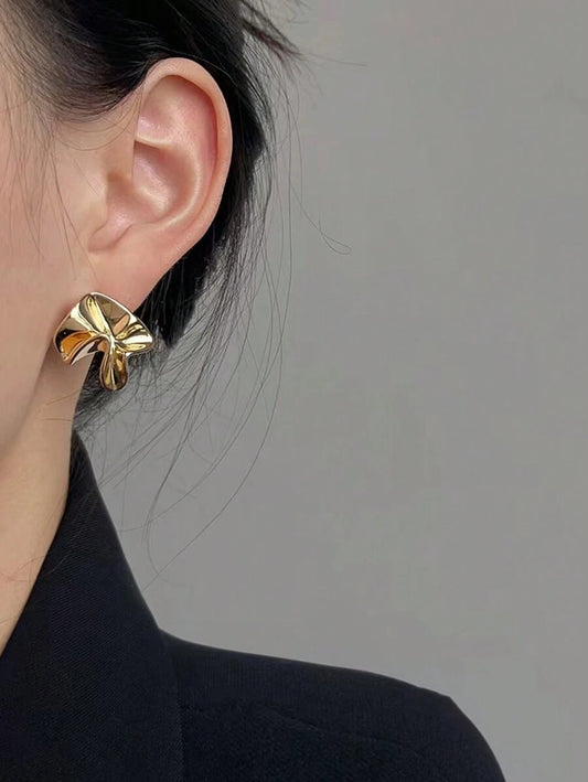 SHEIN زوج أقراط بسيطة وغير متماثلة