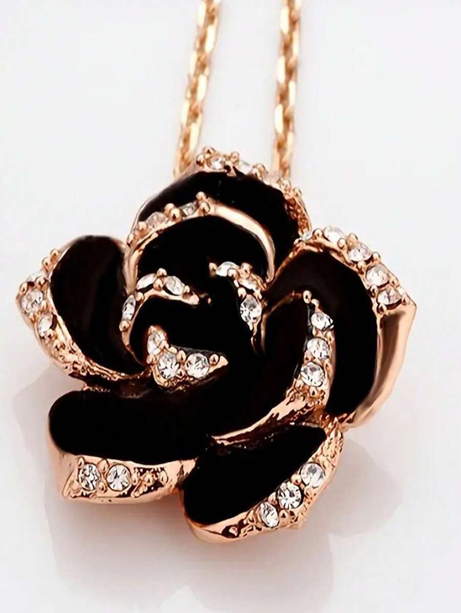 SHEIN عقد وأقراط بتصميم ورد أنيق