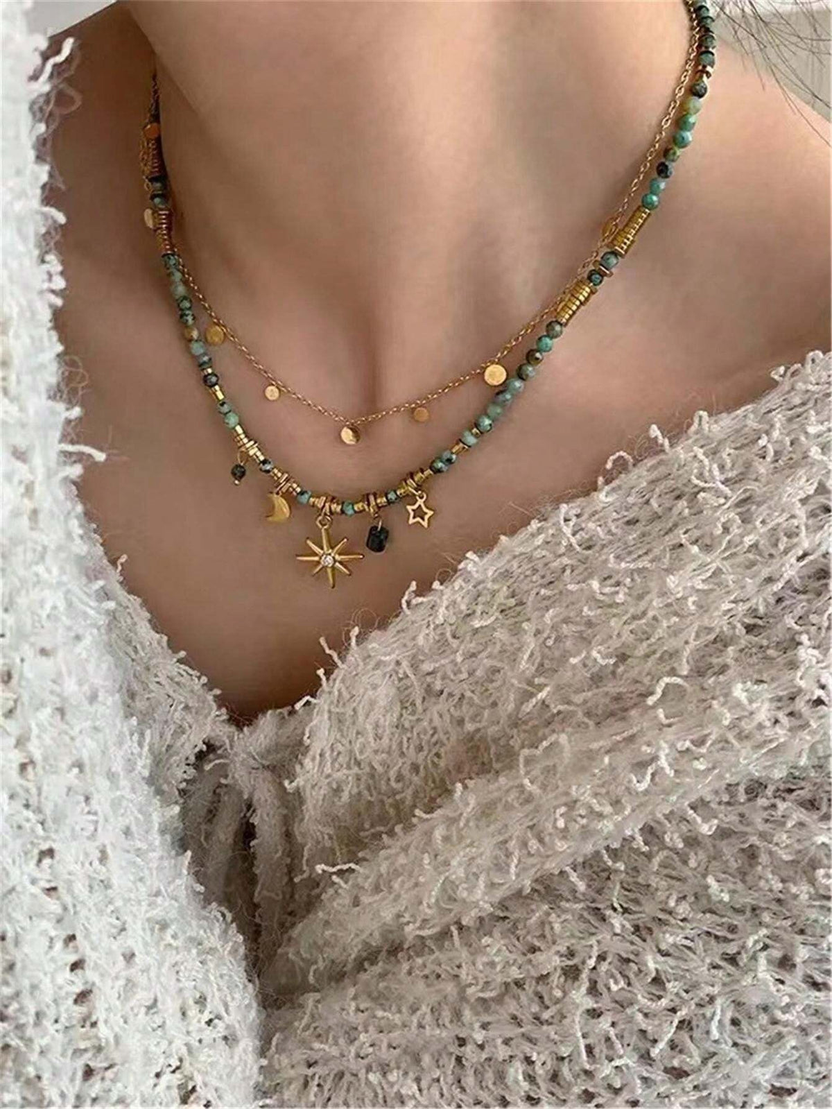 SHEIN طقم مكون من قلادتين من الحجر الطبيعي بتصميم أنيق