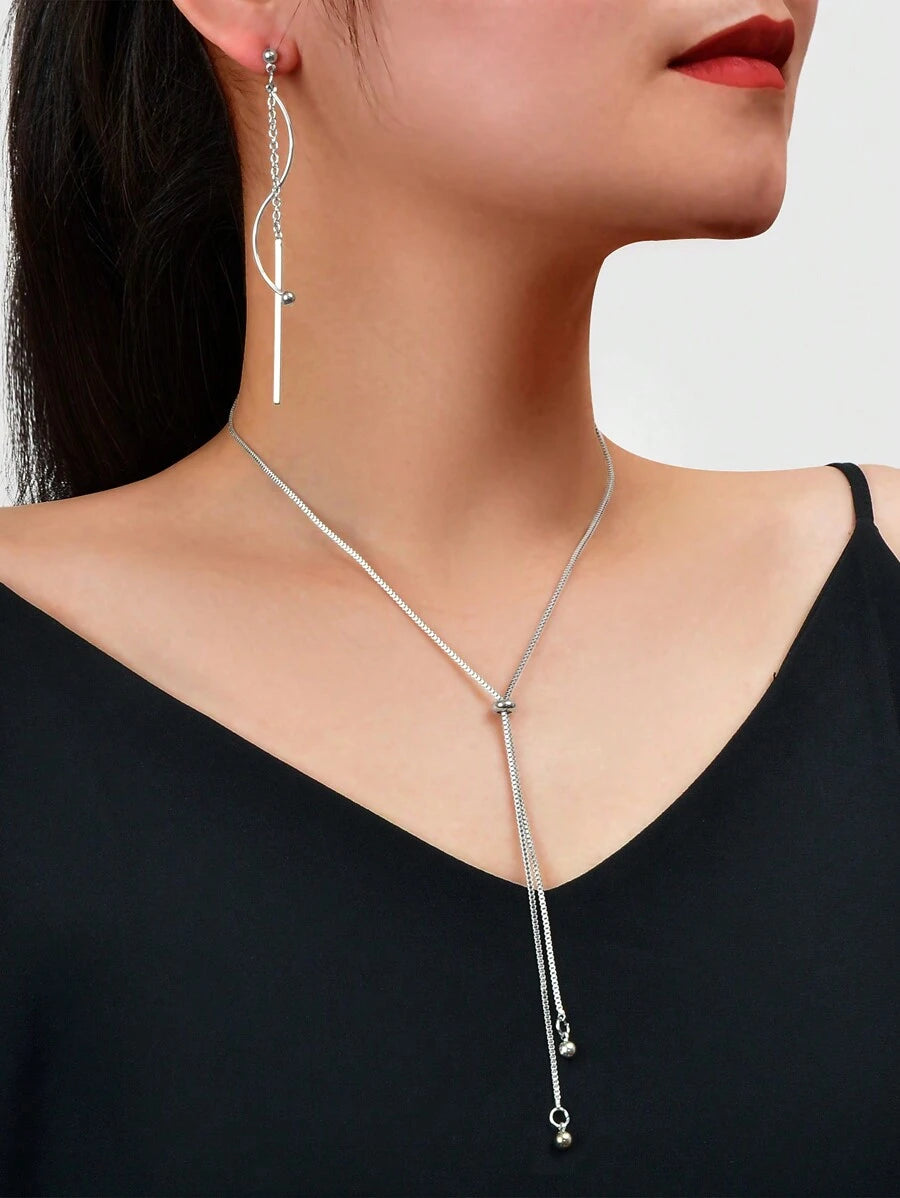 SHEIN طقم مجوهرات فضي قلادة طويلة مع أقراط معلقة