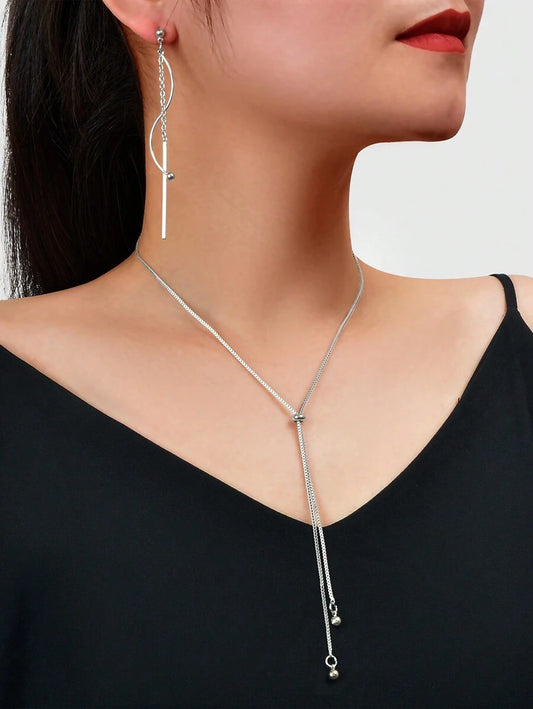 SHEIN طقم مجوهرات فضي قلادة طويلة مع أقراط معلقة