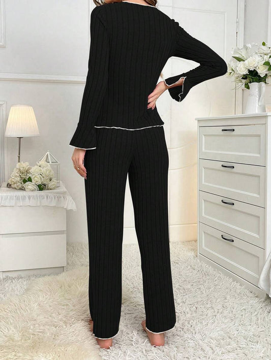 SHEIN بيجامة كاجوال مزينة بفيونكة دافئة وأنيقة