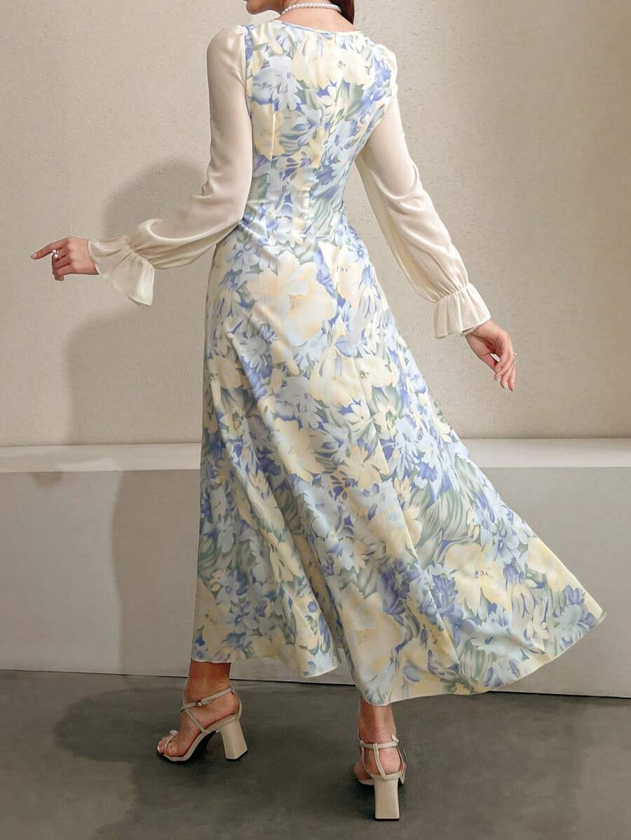 SHEIN Modelyn فستان أزرق فاتح بطبعة زهرية وقصة ناعمة