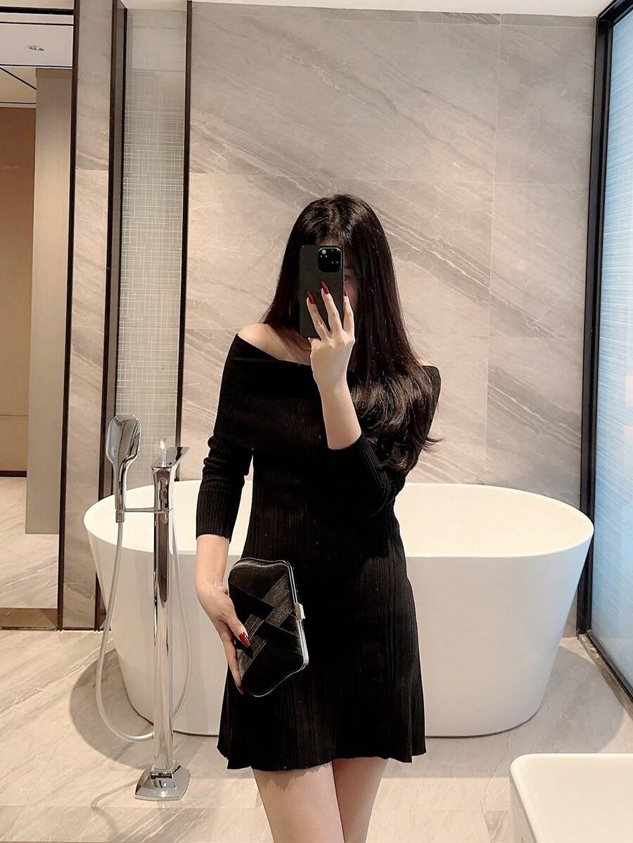 SHEIN حقيبة سهرة صندوقية بتصميم متقاطع كلاسيكي