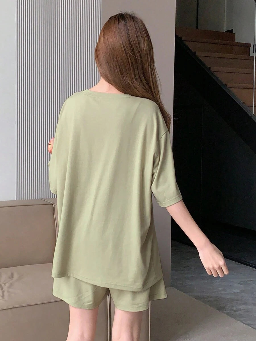 DAZY مجموعة لباس منزلي فضفاضة بأكمام منخفضة للنساء ذات طباعة دب كرتوني جذابة مع شورت