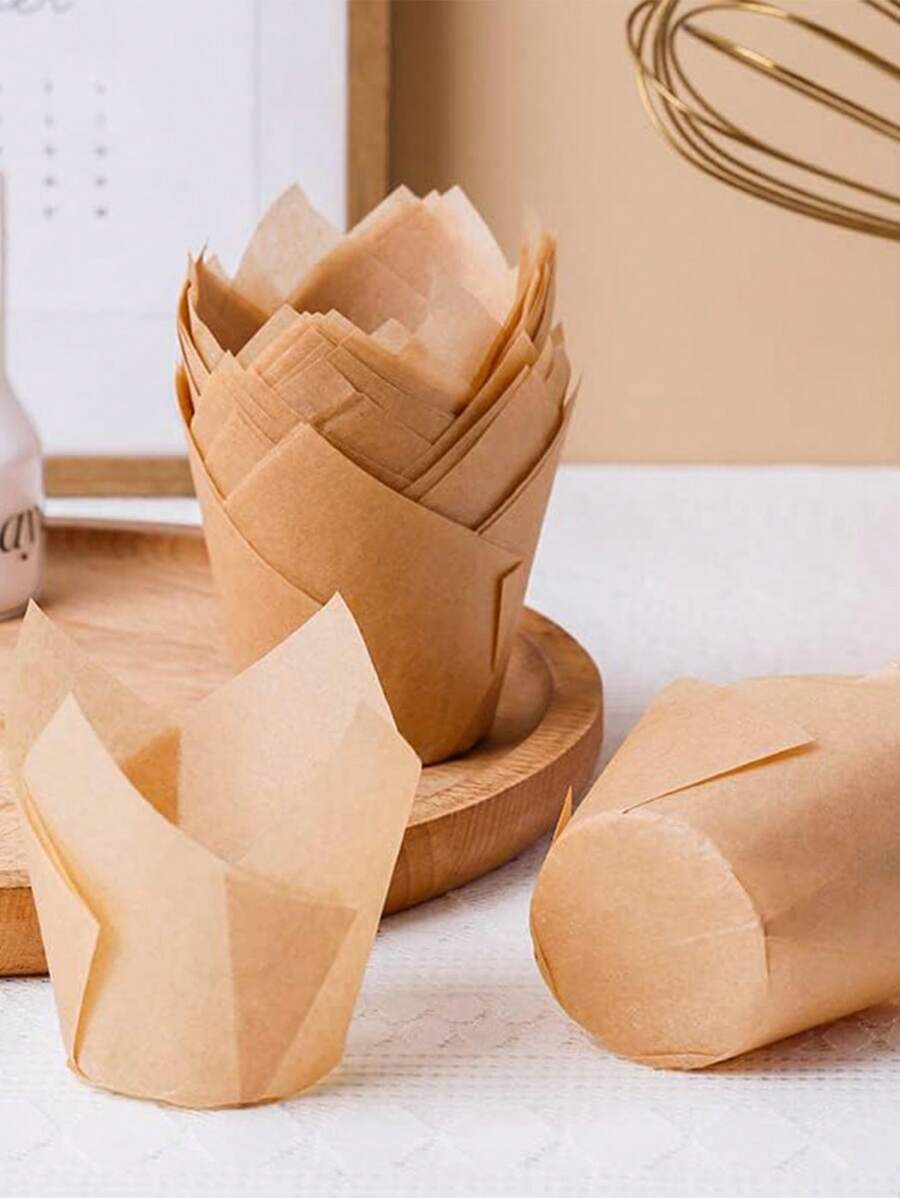 SHEIN كوب كيك ورقي بتصميم زنبق مقاوم للدهون