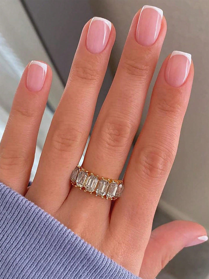 SHEIN أظافر مربعة قصيرة 24 قطعة مطبوعة متموجة بتصميم فرنسي