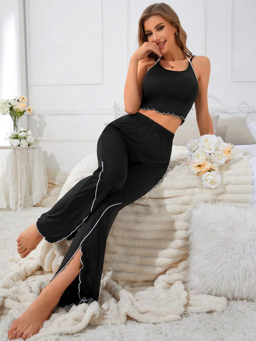 SHEIN Snug Zone طقم منزلي بلوزة قصيرة وبنطلون بتقسيمة جانبية