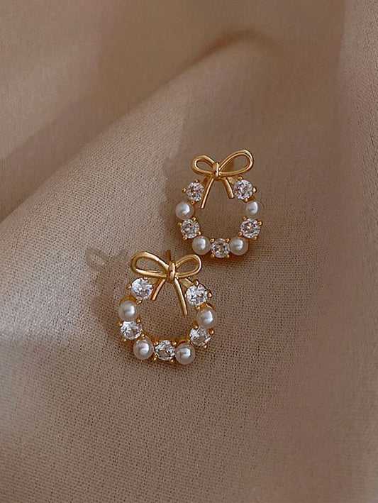 SHEIN زوج أقراط بتصميم فرع الوشاح بالخرز الاصطناعي