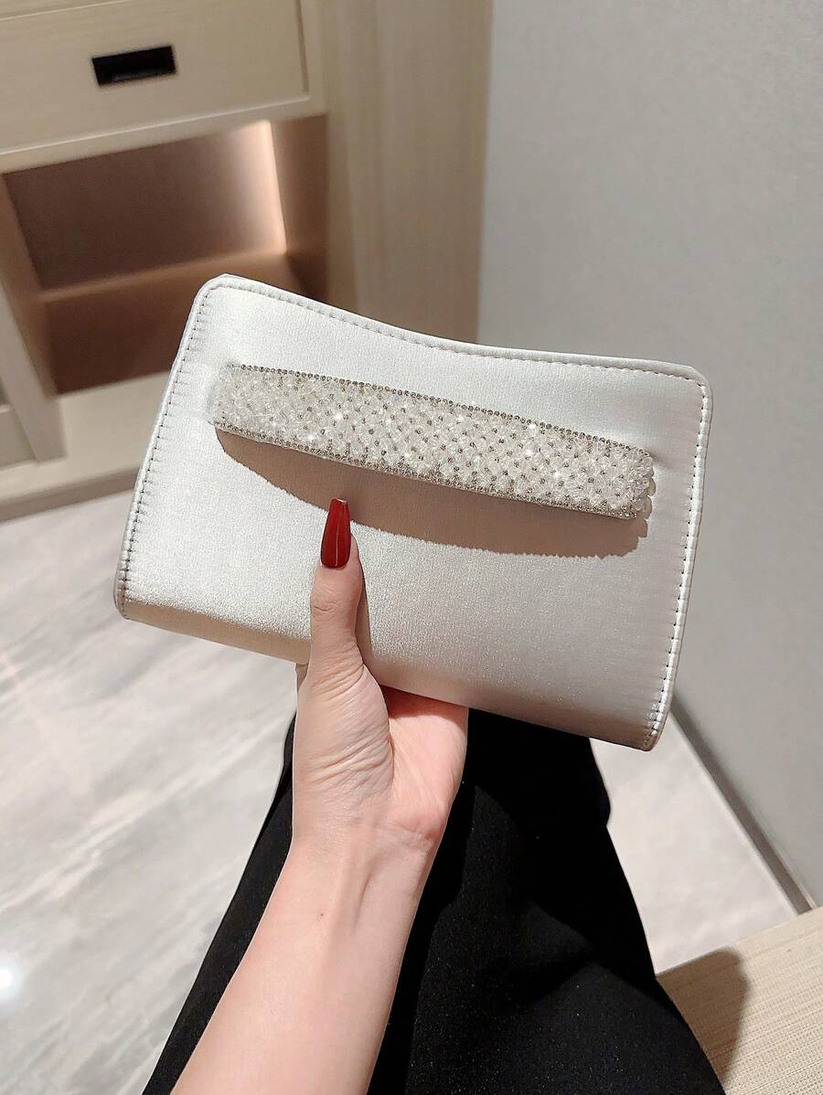 SHEIN حقيبة كلاتش ساتان فضية للسهرة