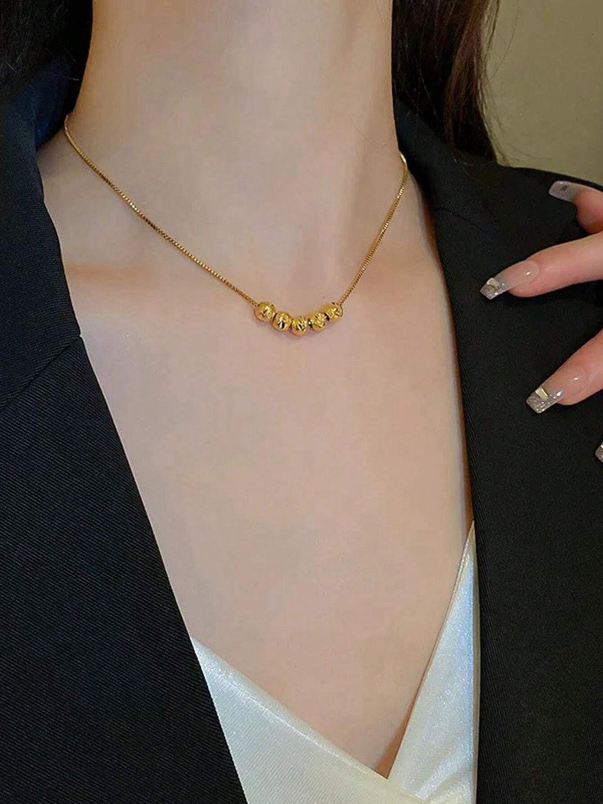 SHEIN قلادة مع خرز دائري مطلية بالذهب 18