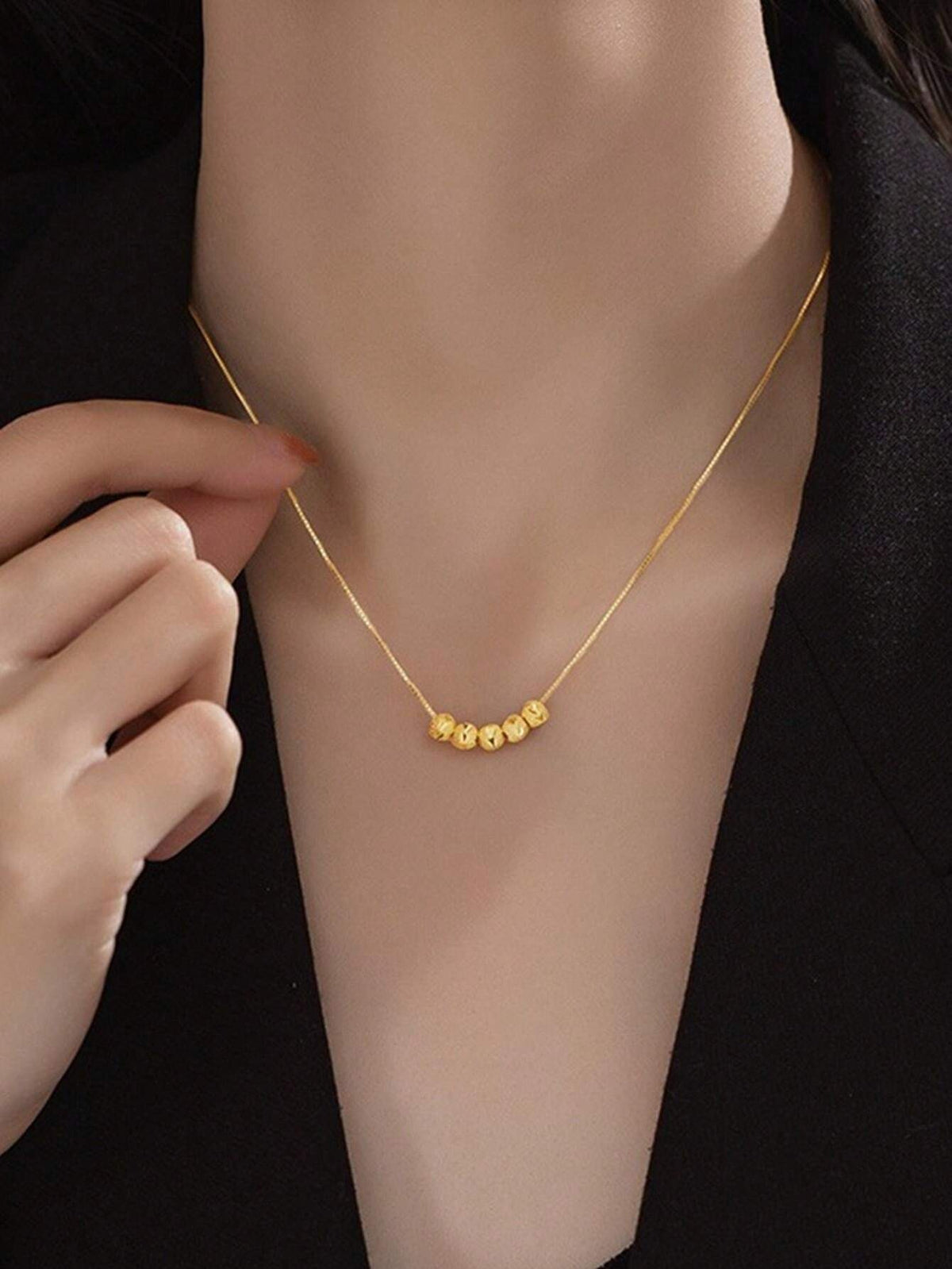 SHEIN قلادة مع خرز دائري مطلية بالذهب 18
