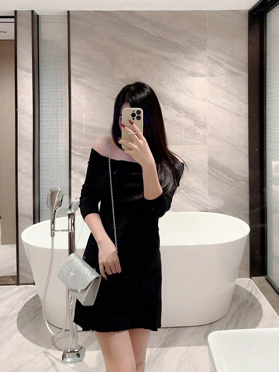 SHEIN حقيبة يد فضية صغيرة براقة قابلة للقلب مزينة بطيات
