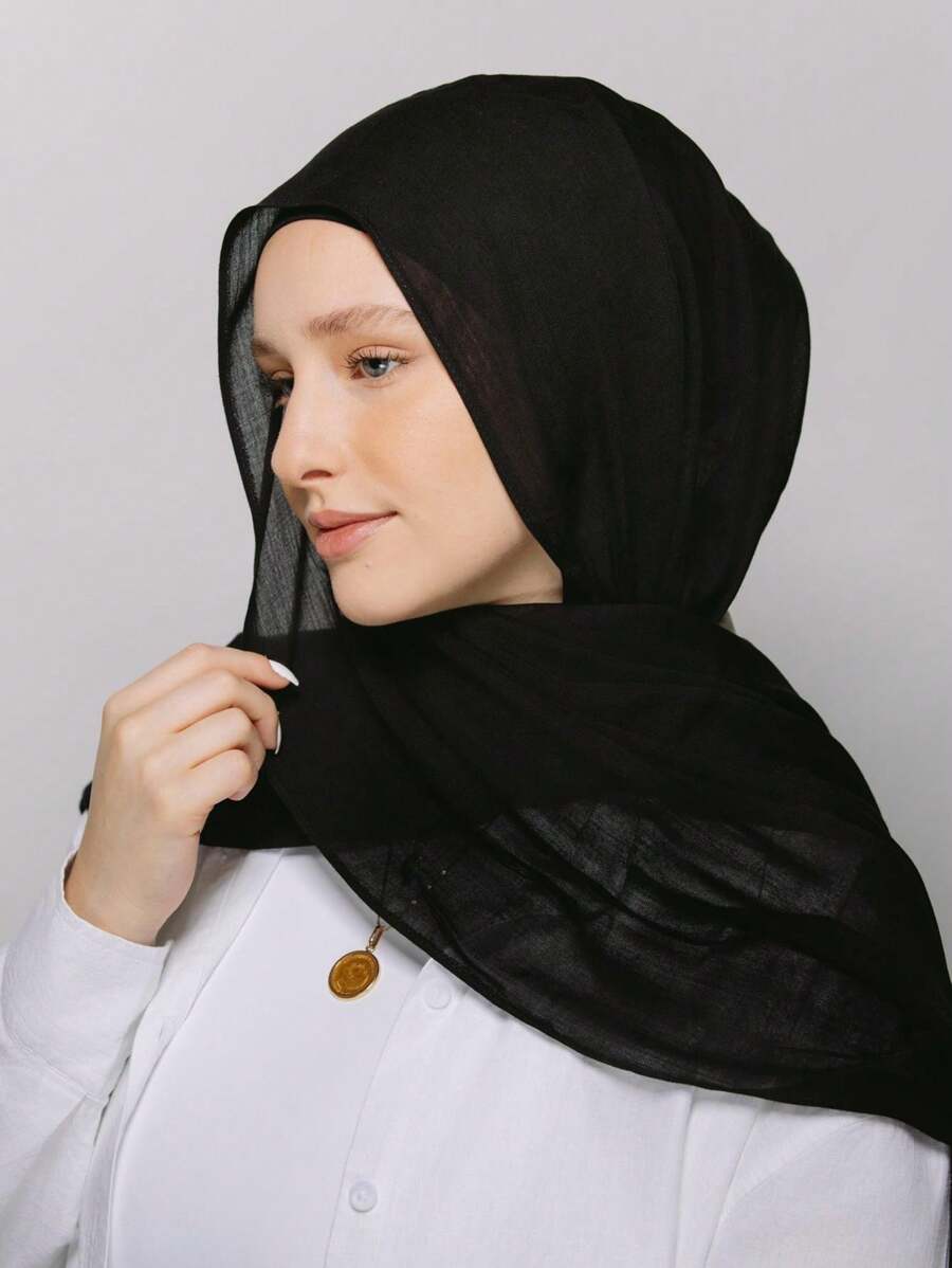 SHEIN حجاب نسائي ناعم بلون أسود