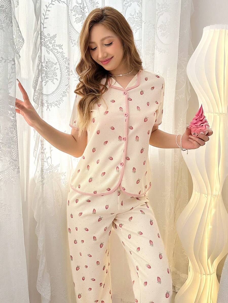 SHEIN مجموعة بيجاما نسائية مكونة من ملابس علوية كاروهات قصير الأكمام مزين بطبعات الفرا