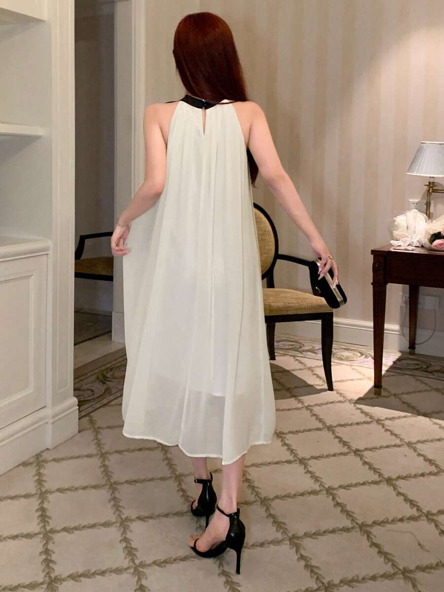 SHEIN DAZY فستان بلون بيج بدون أكمام