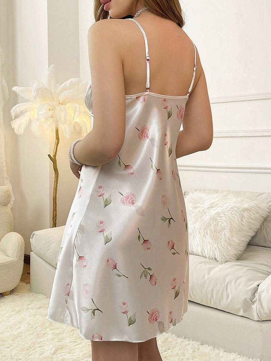 SHEIN CottageSlumber فستان نوم قصير بطبعة ورود على قماش ساتان ناعم