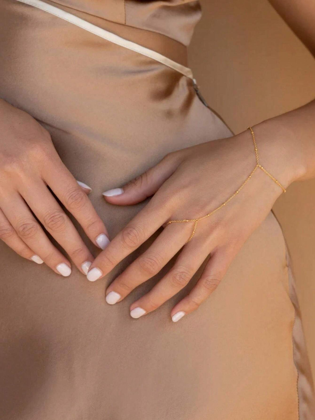 SHEIN سوار سلسلة مزينة بخرز من الفولاذ