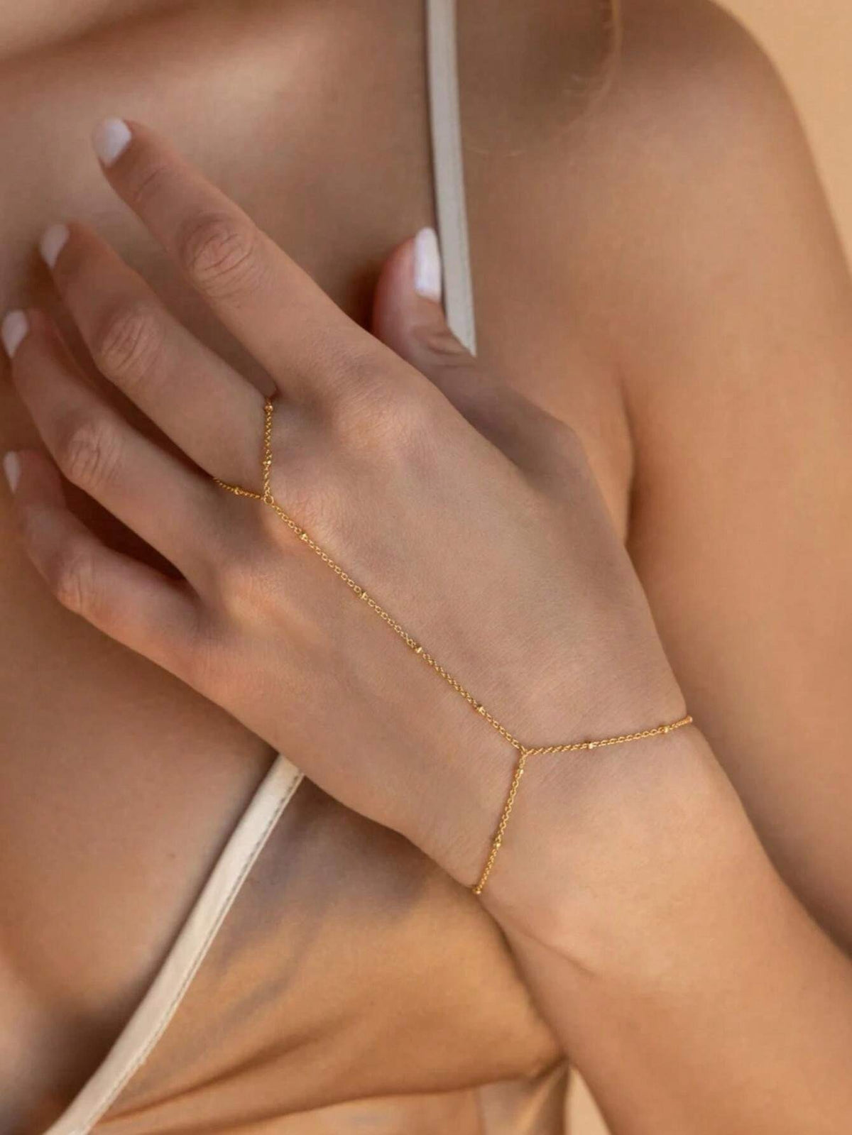 SHEIN سوار سلسلة مزينة بخرز من الفولاذ