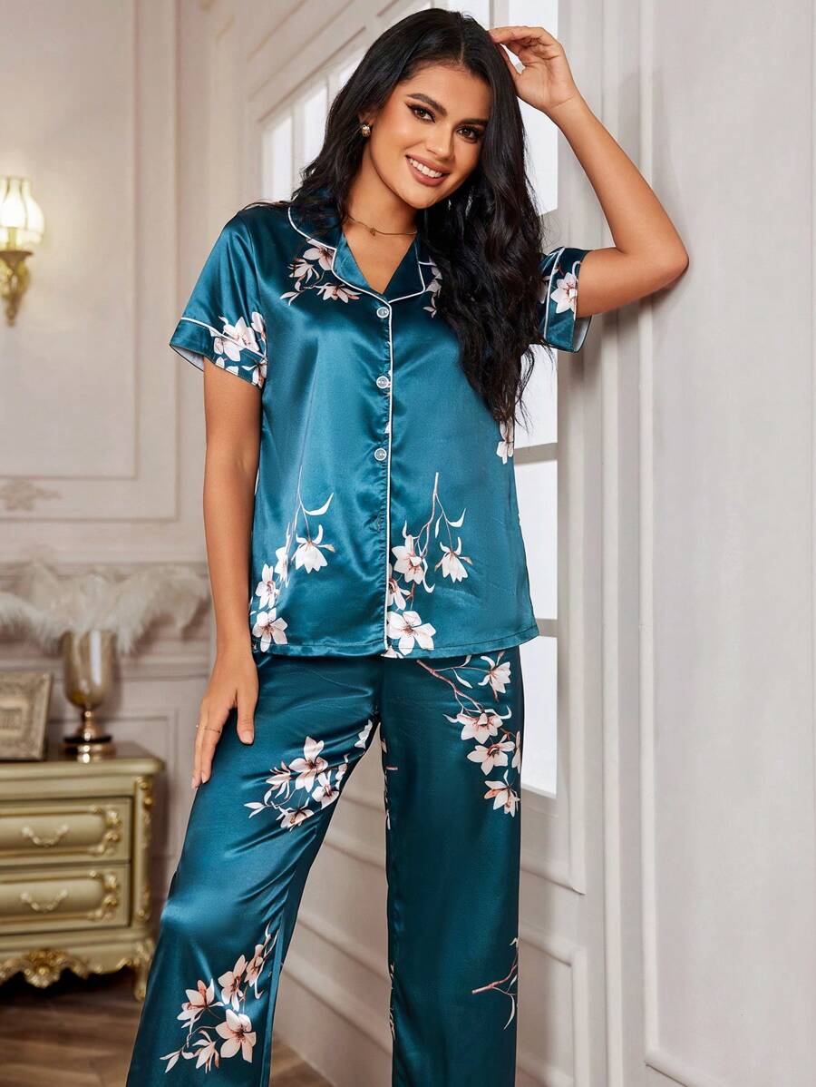 Shein LuxeNights مجموعة بيجاما قصيرة الأكمام بحواف متضاربة وبنطلون طويل مطبوع على الحرير الصناعي للصيف