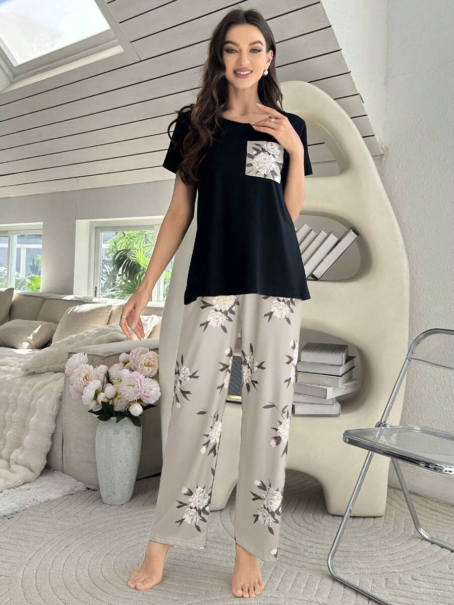 SHEIN مجموعة بيجاما مطبوعة بأكمام قصيرة بالألوان المتباينة وسروال طويل مزين بطبعات زهو