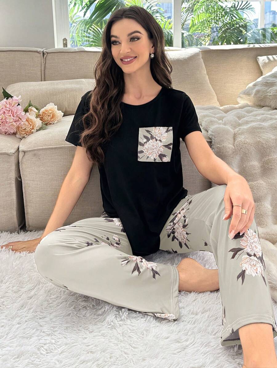 SHEIN مجموعة بيجاما مطبوعة بأكمام قصيرة بالألوان المتباينة وسروال طويل مزين بطبعات زهو
