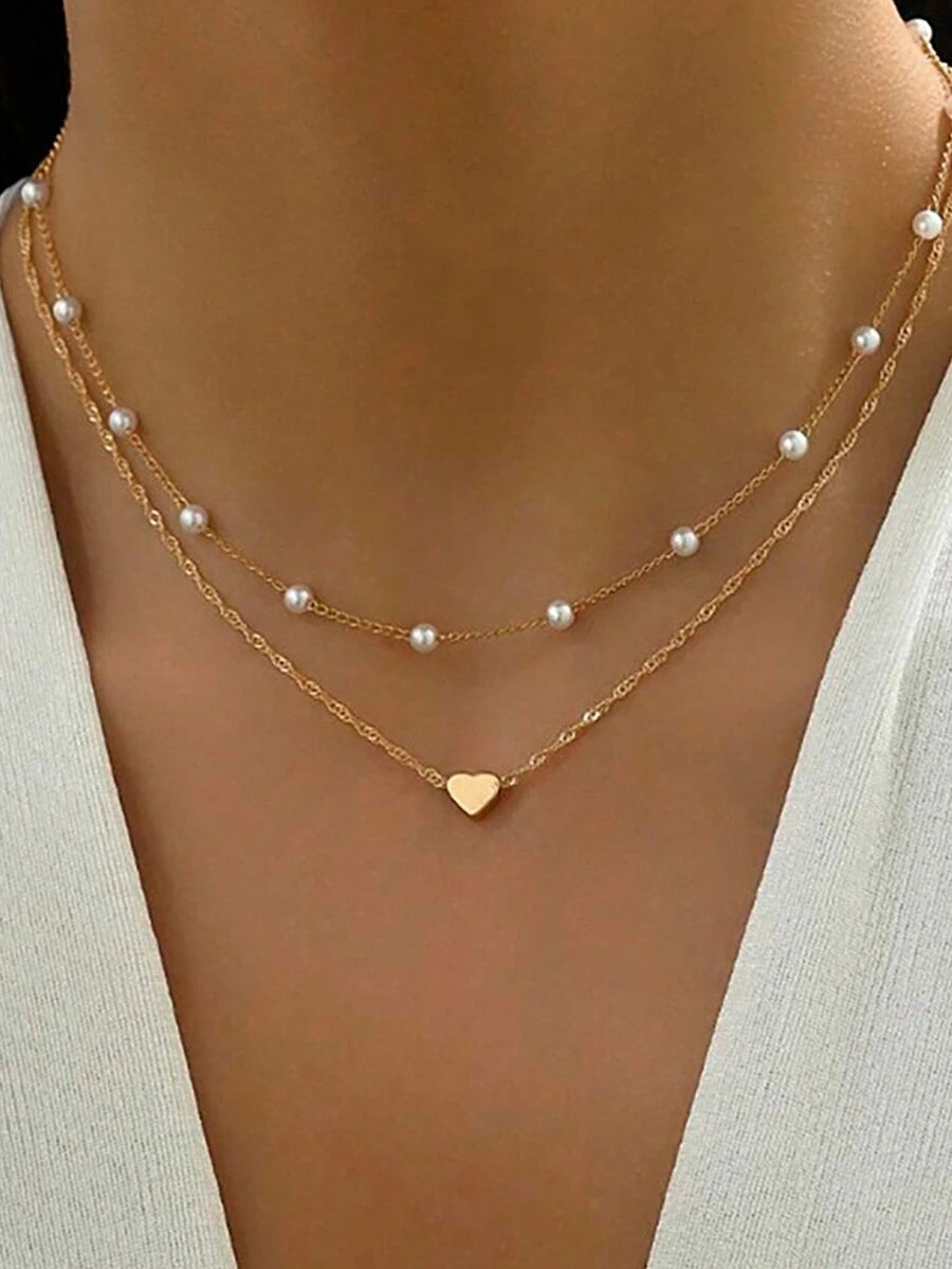 SHEIN قلادة قلب ذهبية بخرز أبيض أنيقة