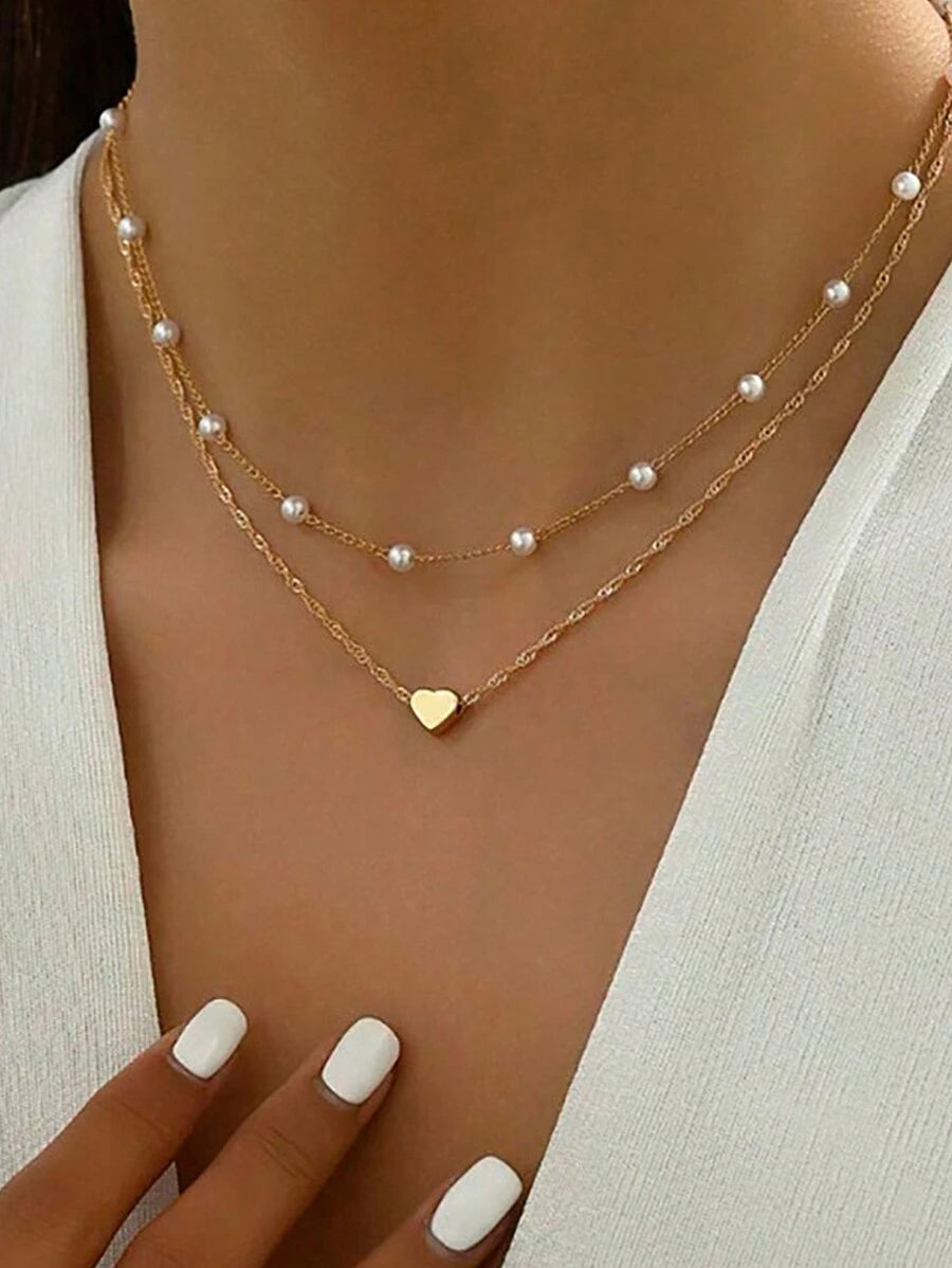 SHEIN قلادة قلب ذهبية بخرز أبيض أنيقة