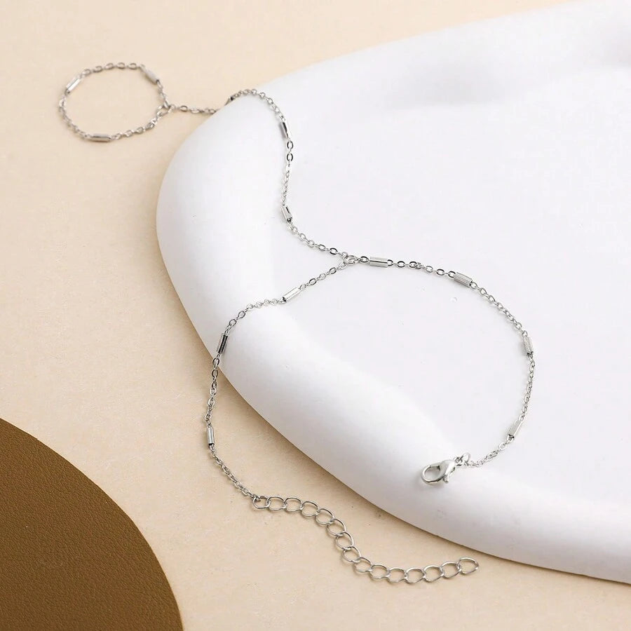 SHEIN خاتم متصل بسلسلة رفيعة على شكل سوار بسلسلة