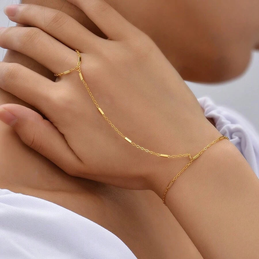 SHEIN خاتم متصل بسلسلة رفيعة على شكل سوار بسلسلة