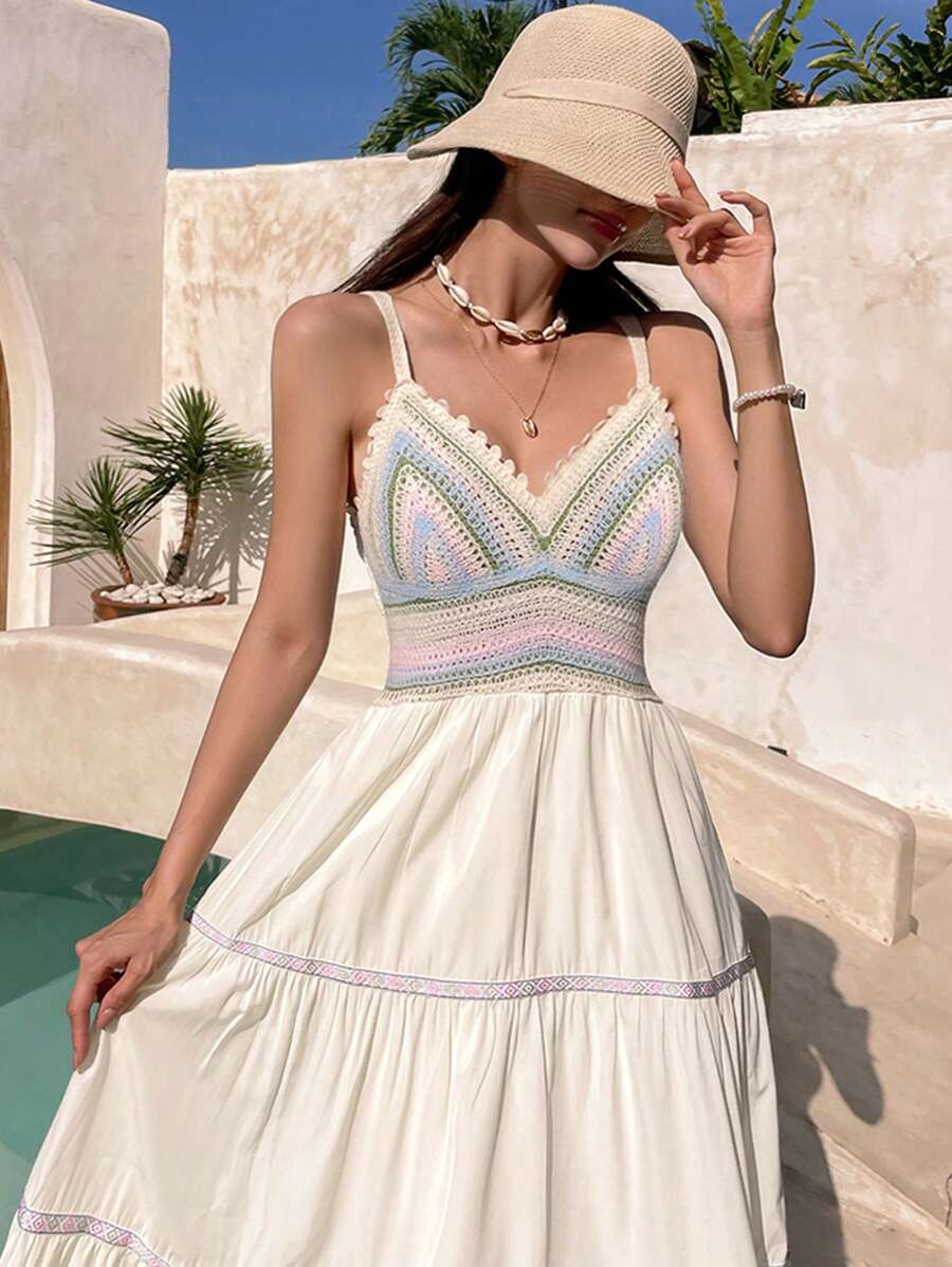 SHEIN فستان بألوان متباينة بتصميم مكشكش بوهيمي أنيق