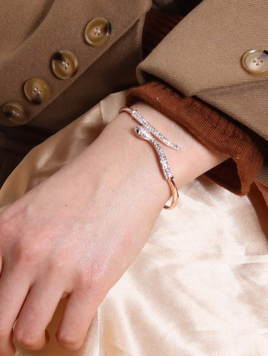 SHEIN سوار ثعبان ذهبي مزخرف بالكريستال