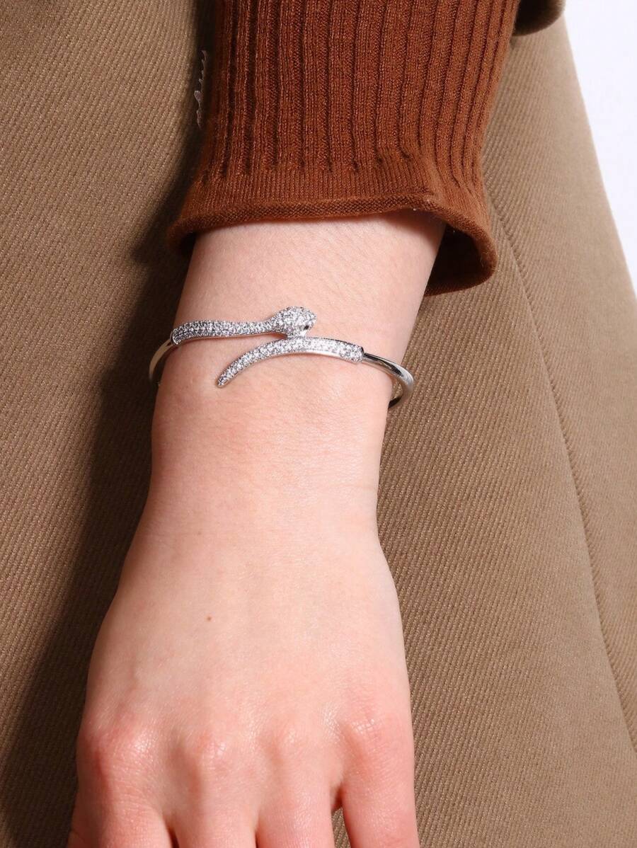 SHEIN سوار ثعبان ذهبي مزخرف بالكريستال