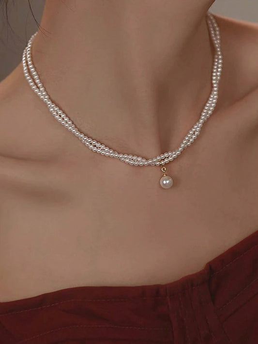SHEIN قلادة لؤلؤ طبقتين بيضاء بتصميم عتيق