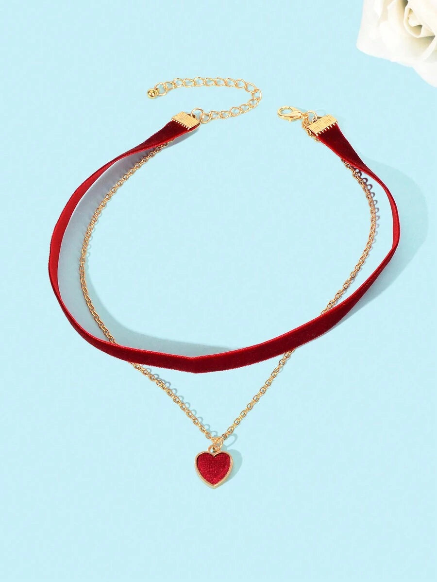 SHEIN مجموعة 3 قطع مجوهرات بخرز أحمر وطوق مخملي وقلادة قلب